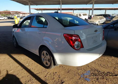 2016 Chevrolet Sonic Ls Auto z USA, uszkodzony, nr VIN 1G1JA5SH8G4152492